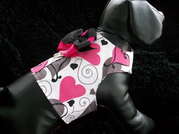 Valentine hearts vest harness for dogs and cats