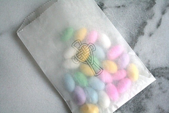 Candy buffet bags, wedding cake bags, candy station bags, favor bags. 100. Cross design in silver on glassine bags.