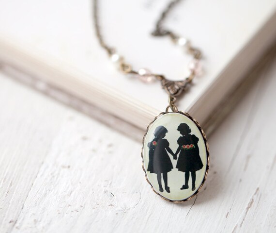 Girls Silhouette necklace - Gift for friend under 25 USD - Free shipping Worldwide (N003)