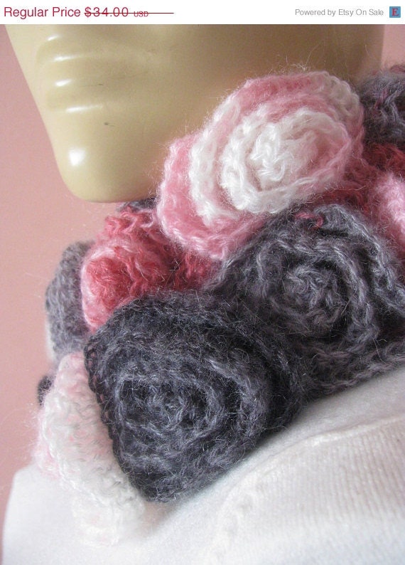 ON SALE NEW - Cowl Neck Warmer Scarf of multicolored roses