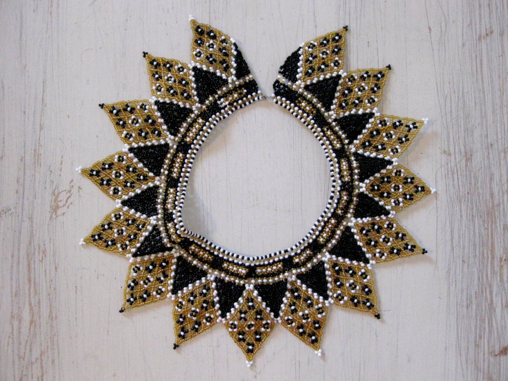 vintage 1960s // art deco beaded collar