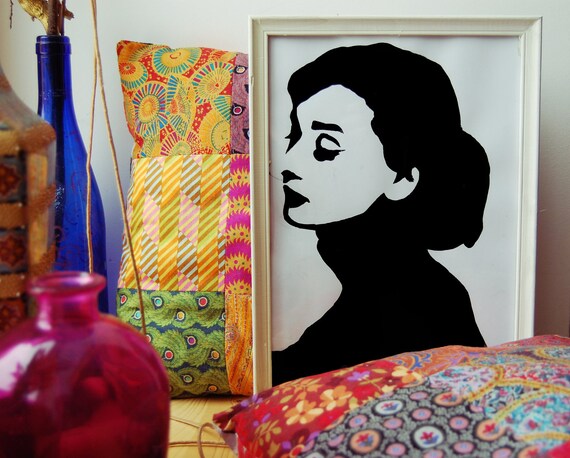 Audrey Hepburn vector painting in white wooden frame From murMurMarket