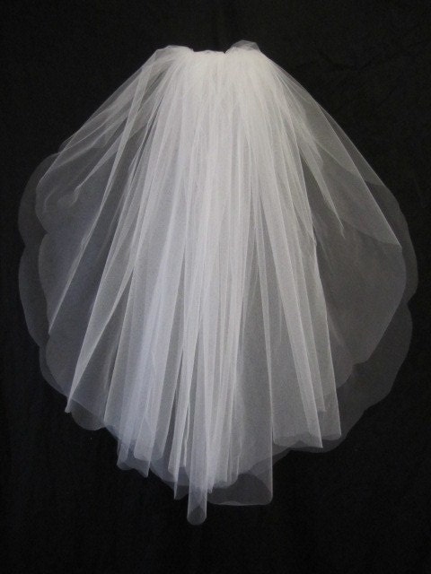 32 inch 2 tier drop circular wedding veil with scallop edge detail