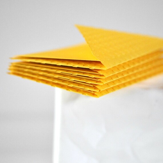 Note Set x 5 Yellow Embossed Dots