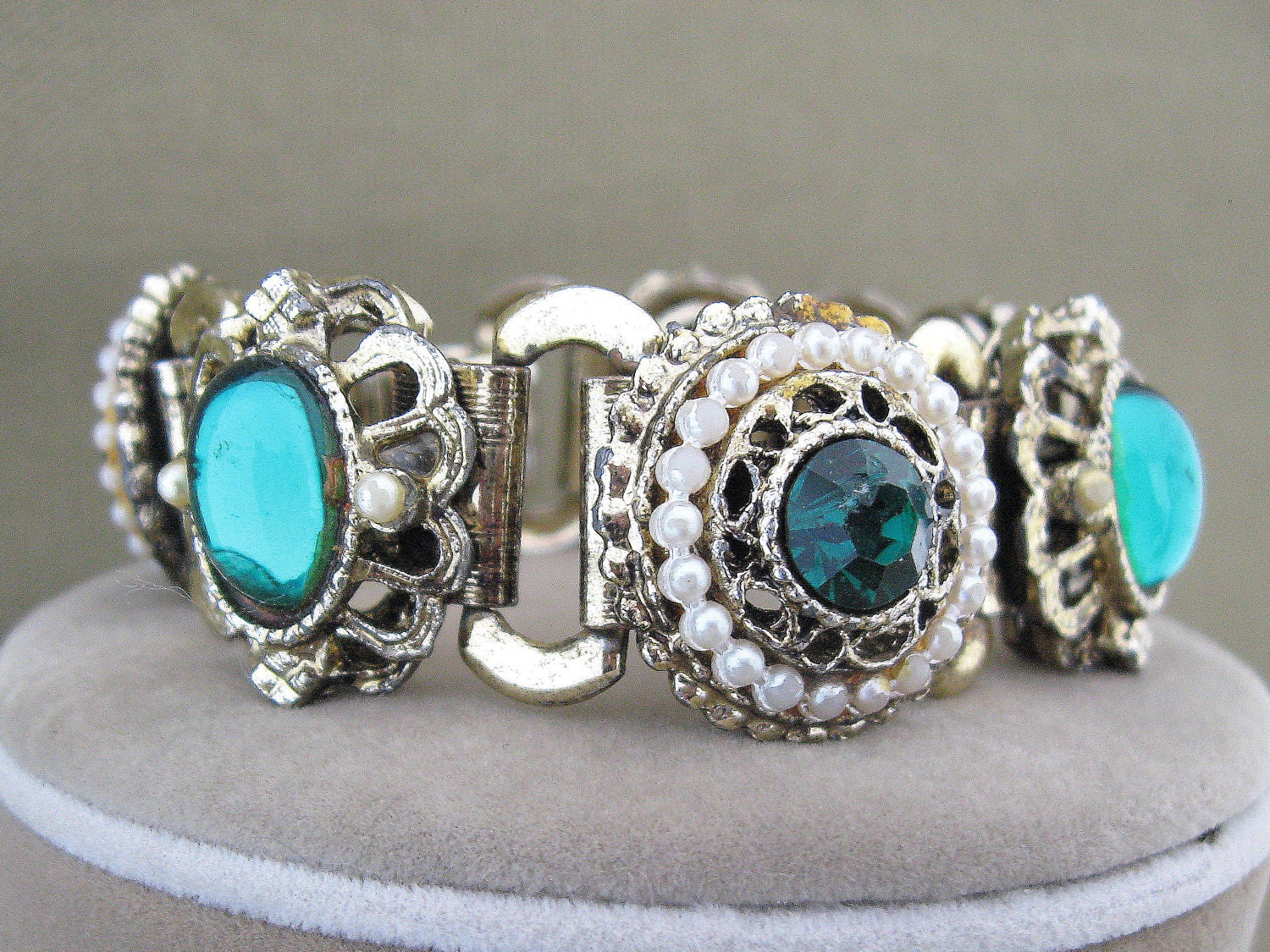 Emerald Green Rhinestone Bracelet Vintage Chunky Glass Stones