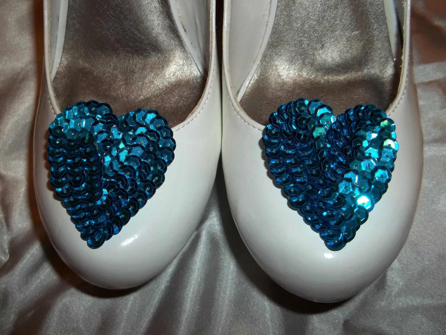 Bridal Shoe Clips New Cockatoo Bright Teal Sequined Hearts Shoe Clips 
