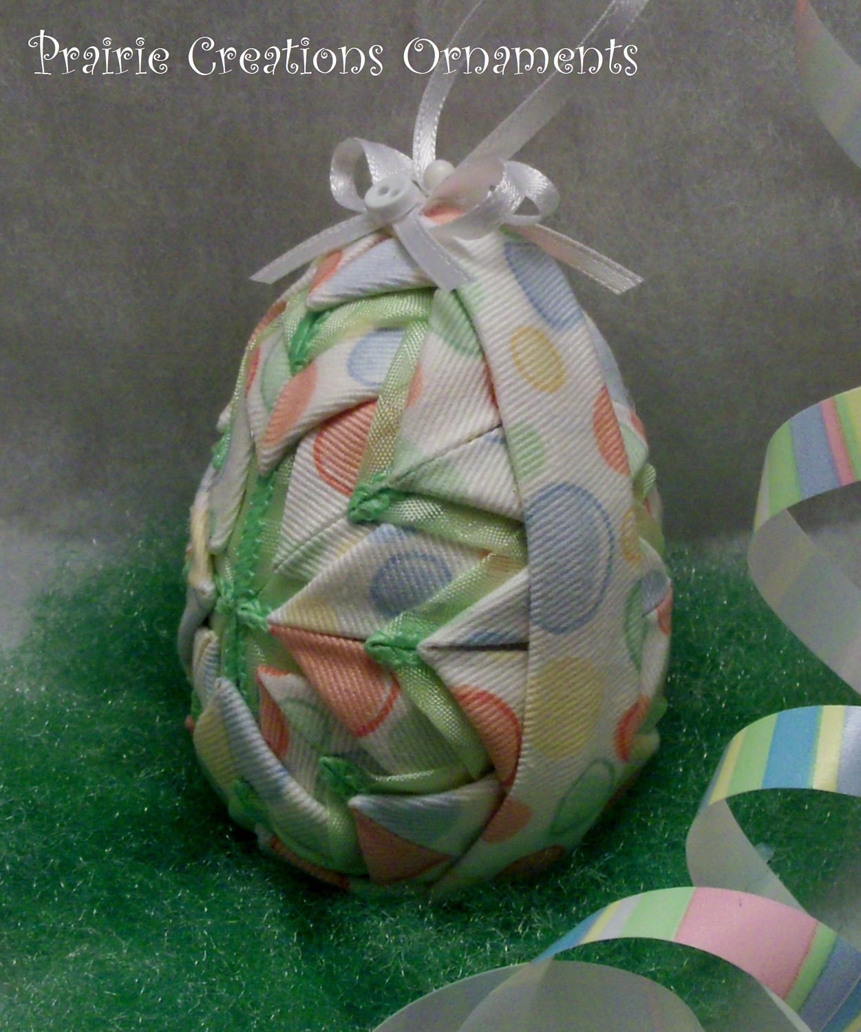 Quilted Ornament Easter Egg Pastel Bubbles