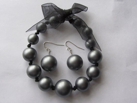 ELEGANT 2-PIECE  SET - Elegant Silver Glass Pearl Beads- Bracelet and Earrings Set