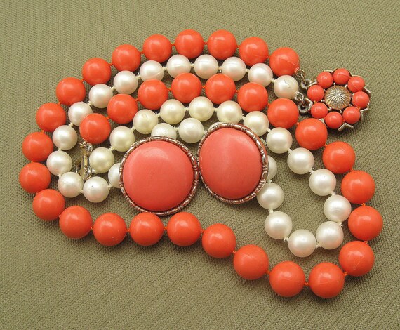 Coral White Vintage Bead Necklace Set