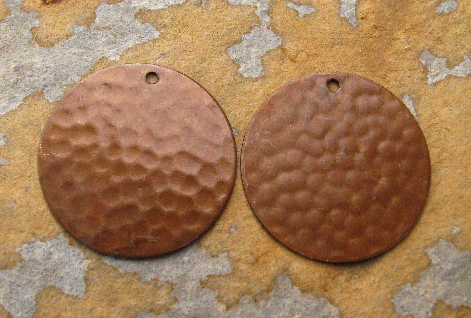 2 Hammered Round Circle Pendant Disks 22mm Trinity Vintage Patina -  Trinity Brass LOW SHIPPING