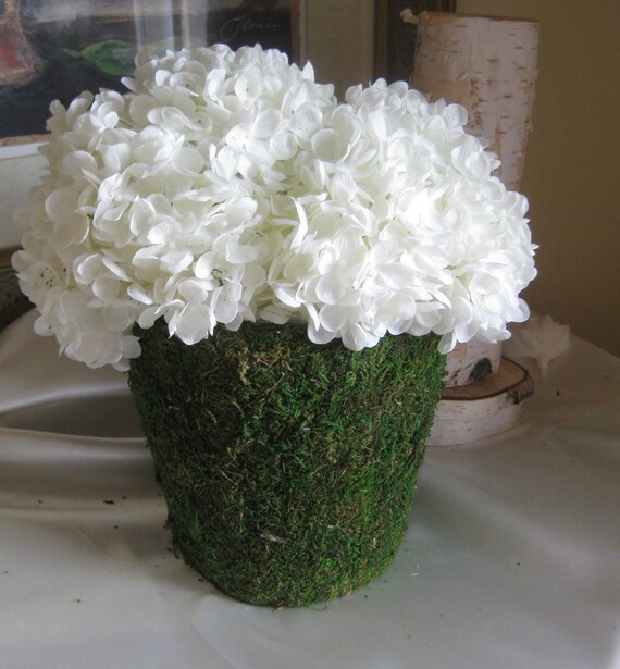 Wedding Centerpiece Moss Vase with White Hydrangea Flowers for Your 