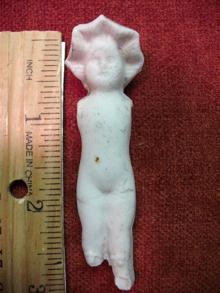 1 Freezing Frozen Charlotte Doll With Bonnet - Lot 2