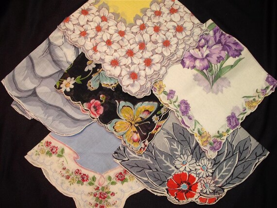 Handkerchiefs Hankies - Vintage Assortment of 6  - Scalloped Edge Floral - (C) - Hanky Panky