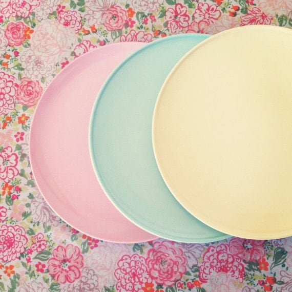 Vintage Texas Ware & Durawear Melmac Pastel Plates Set of 3