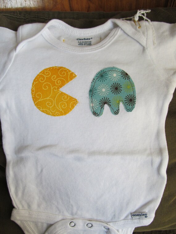 Appliqued Onesie Pac-Man in size 6-9 months