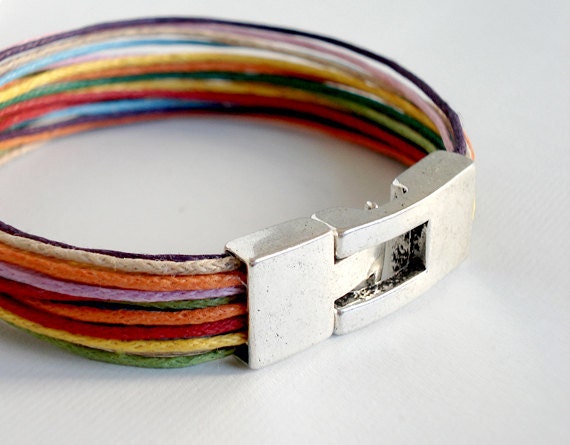 Colorful cotton bracelet. Silver clasp
