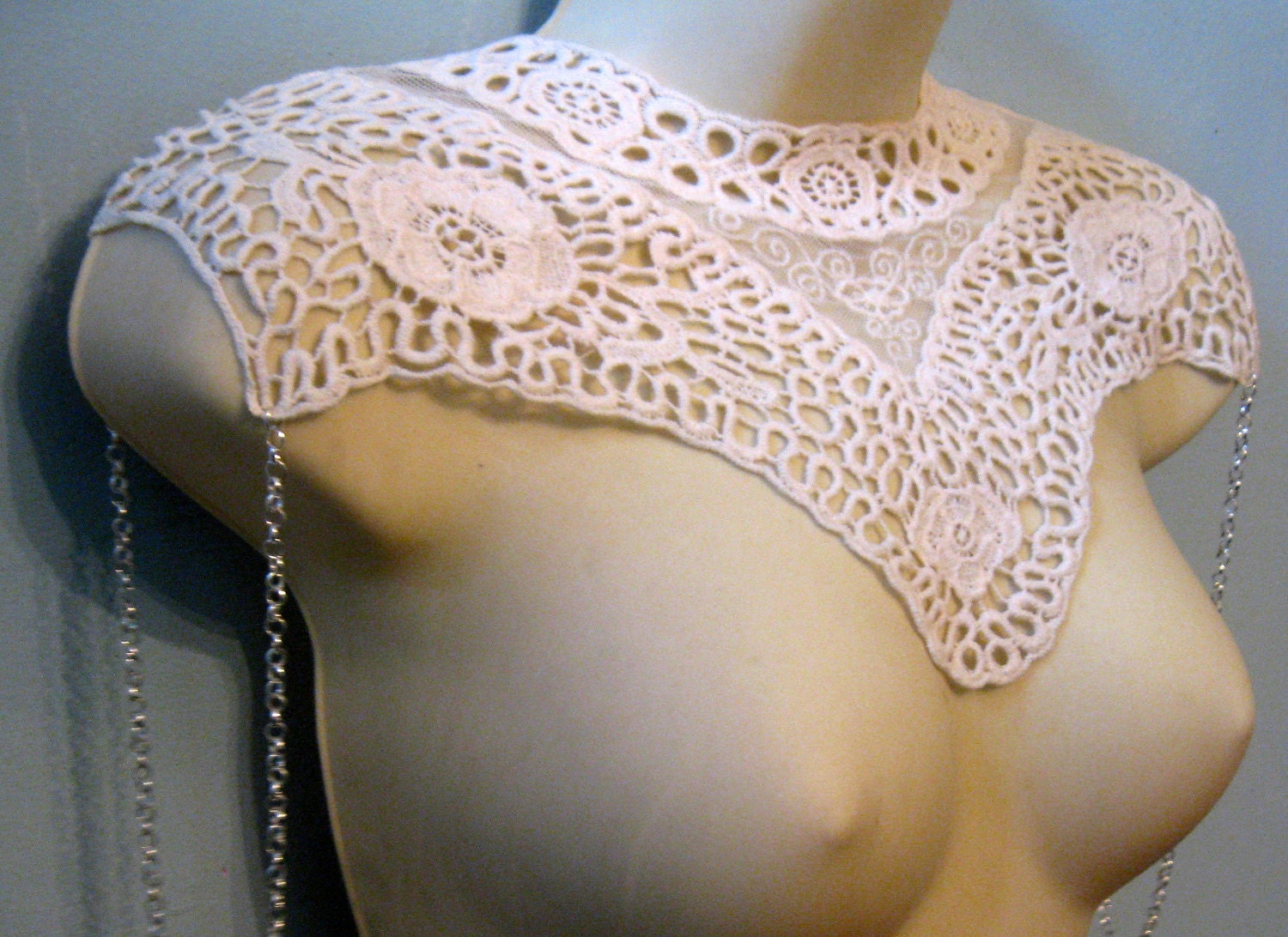 RUSTIC LACE - Vintage Victoriana inspired ivory lace embroidered bib collar necklace with silver chain epaulets epaulettes