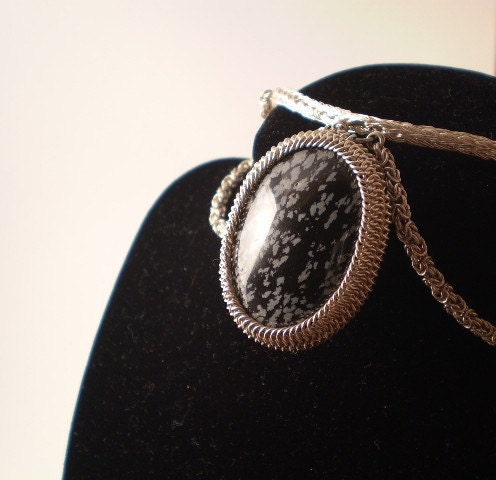 Elegant Silver Snowflake Obsidian Necklace - Chainmaille & Viking Knit