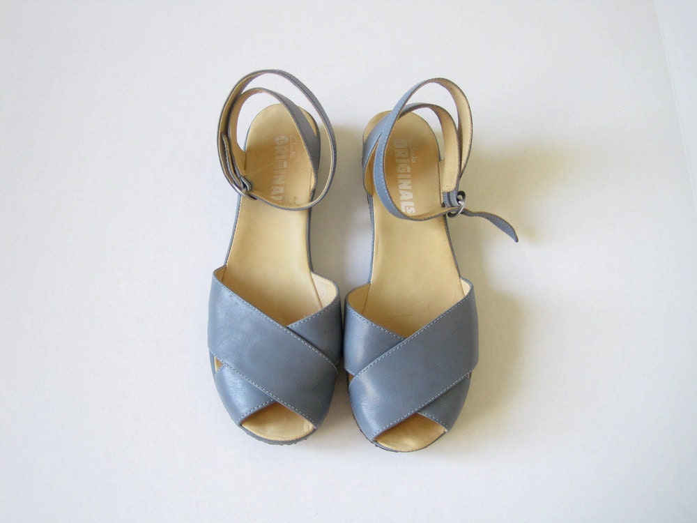 vintage soft blue sandals with ankle wrap // size 9