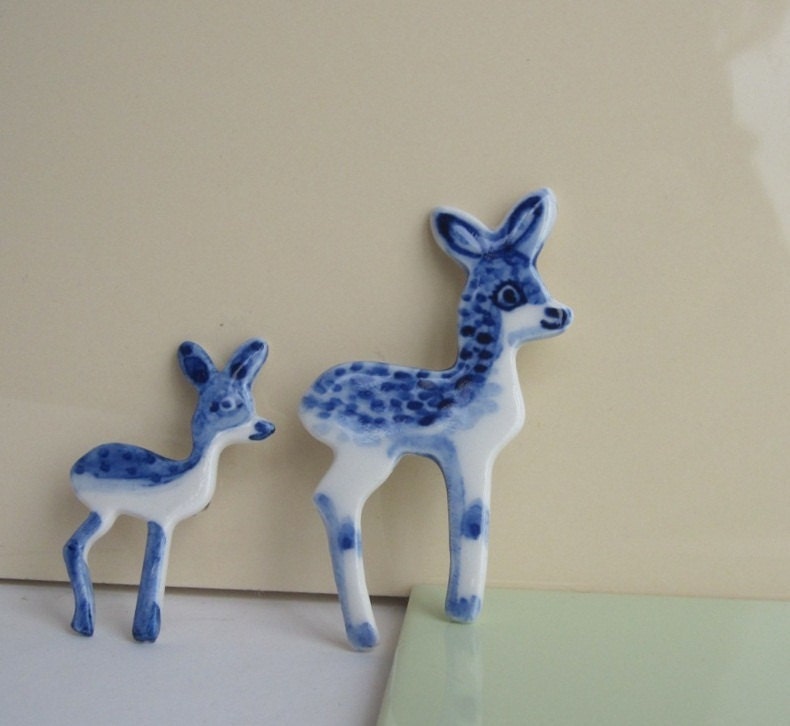 Fawn - Hanndpainted Delft Porcelain Brooch