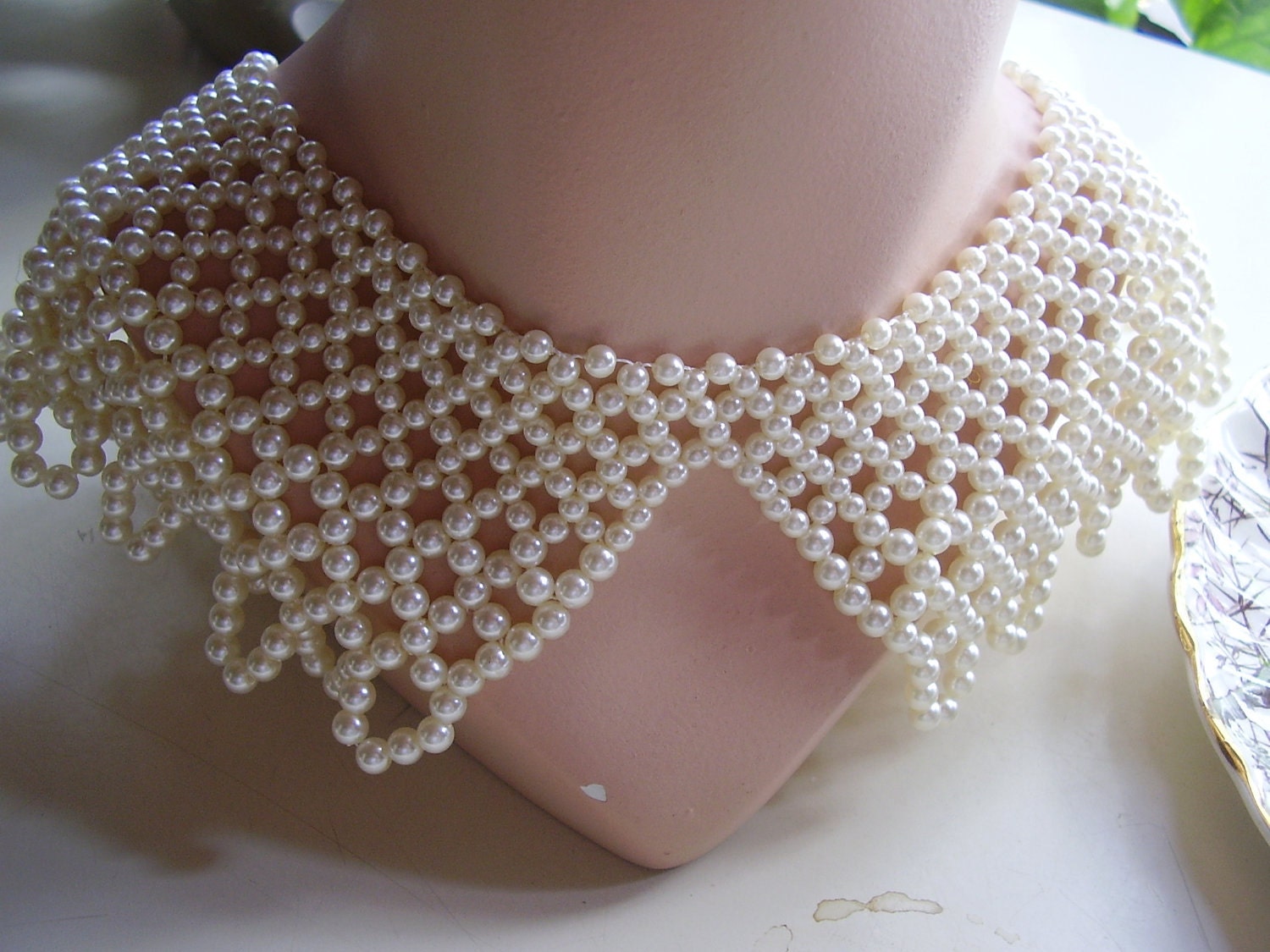 SPRING SALE -- Vintage 1950s wide ivory white beaded pearl collar necklace