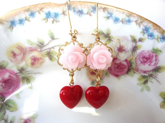 Shabby Chic Earrings, Wedding Earrings, Bridesmaid, Maid of Honor, Brides, Bridal Earrings,Vintage Lucite, Red Hearts