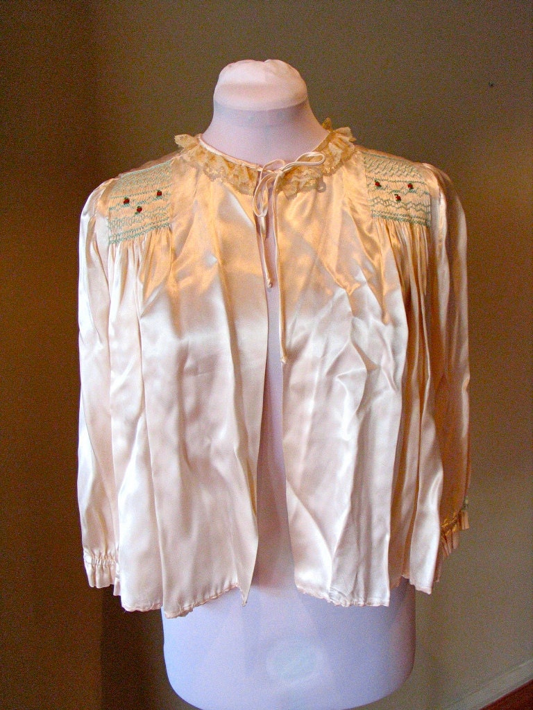 Vintage 1940s Stunning Ivory Satin Bed Jacket
