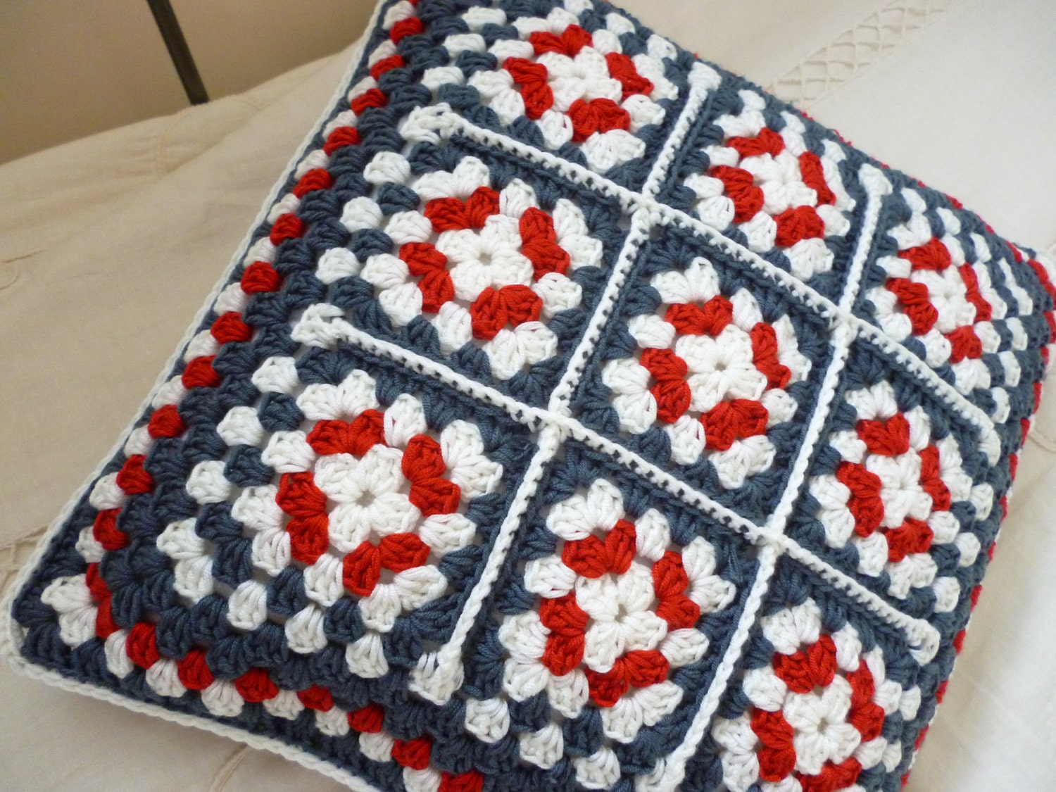 Crochet cushion cover - jubilee patriotic