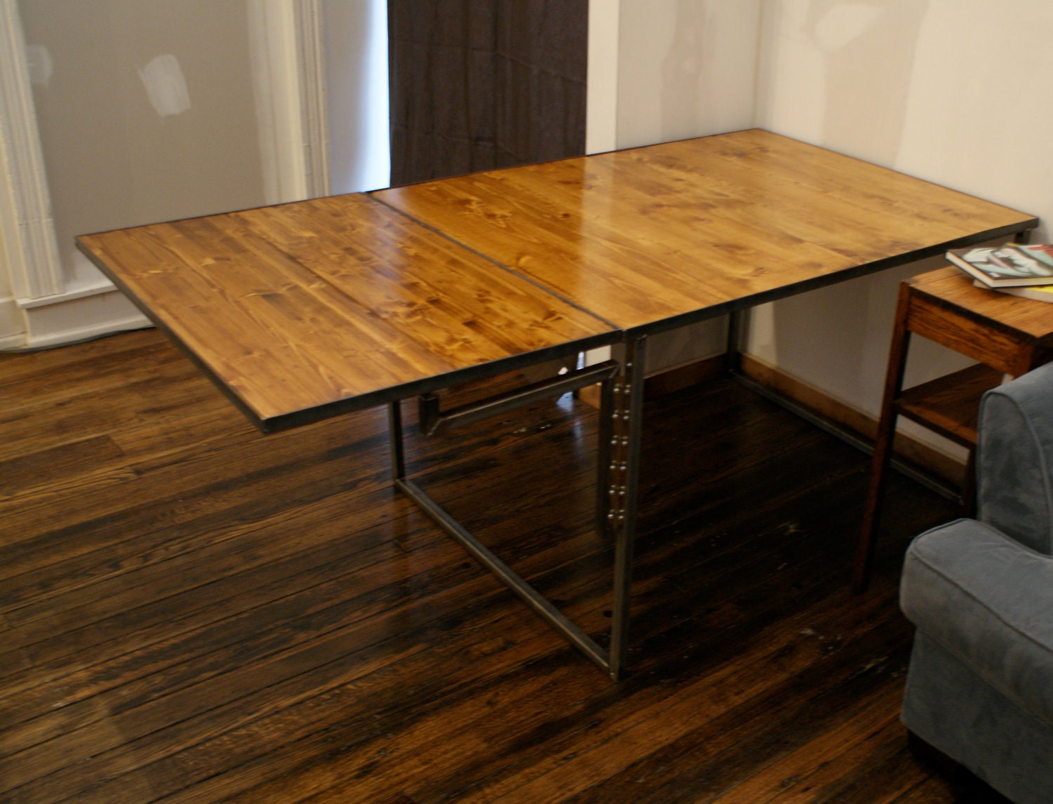 Hecho a mano de acero soldado de comedor / cocina de mesa con Pine Top Stained
