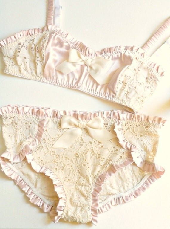 Ohhh Lulu Pretty Petals Satin & Lace Set
