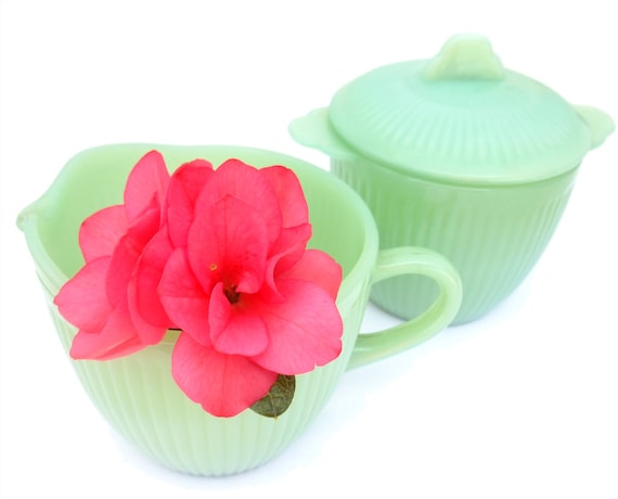 Vintage 50s Jadeite Jane Ray Covered Sugar by mysweetiepiepie