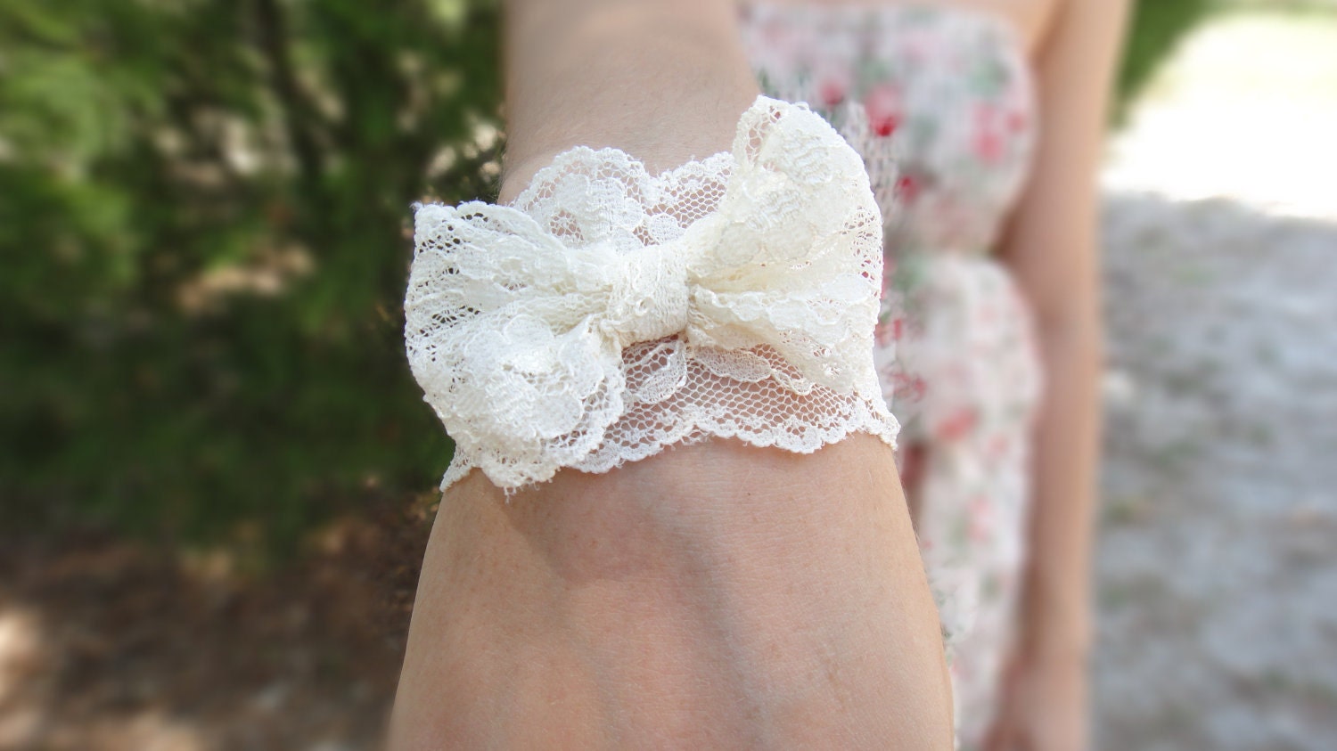 Vintage Lace Cuff with Bow