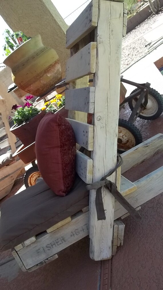 Pallet upcycled silla del patio