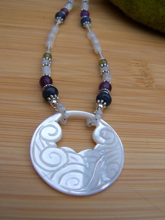 Mother of Pearl Kumo Necklace