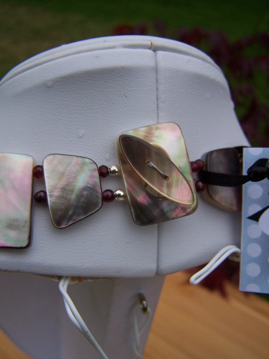 Black Lip Shell Collar Necklace Preview 5