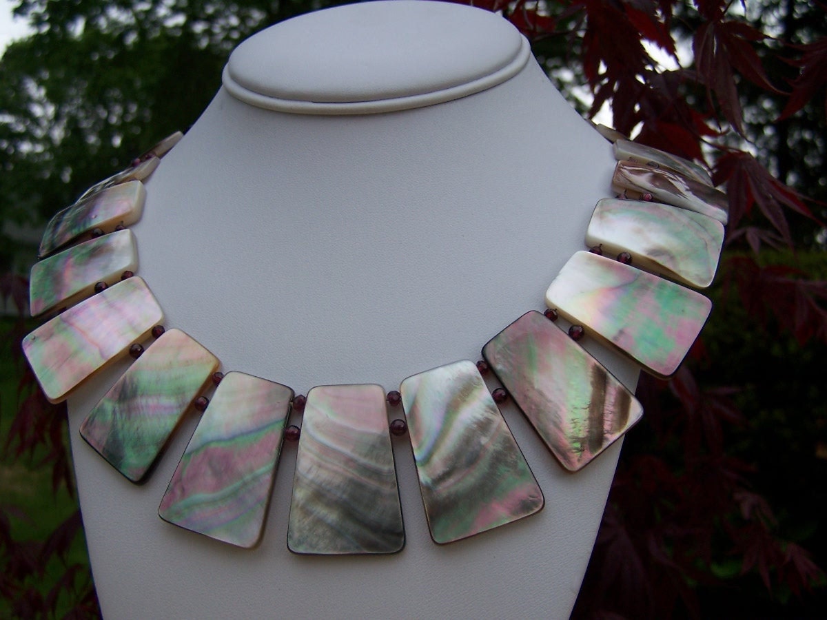 Black Lip Shell Collar Necklace Preview 4