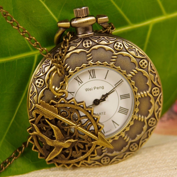 Hunger Games-Roulette Style Roman Numeral Pocket Watch Necklace,with Arrow & Bird Pendant y220bf