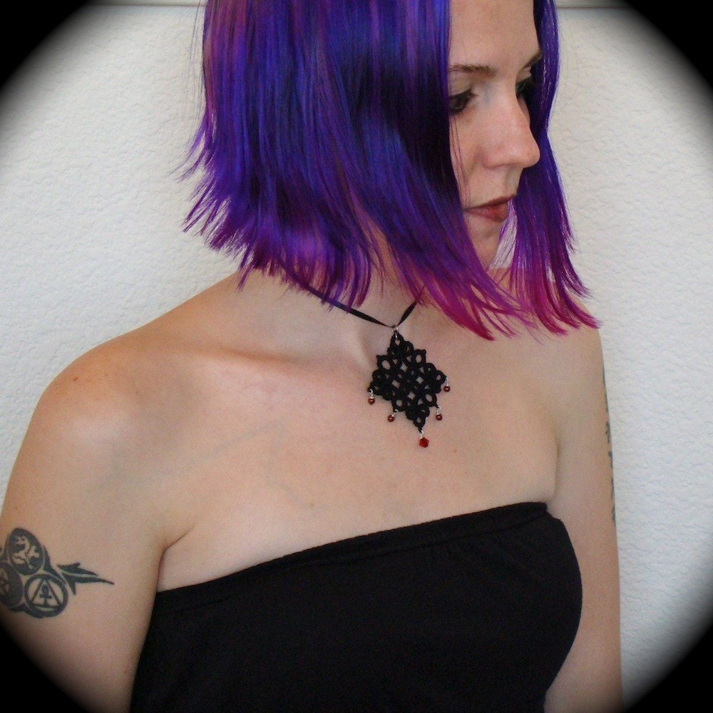 Tatted Lace Pendant - Tenebrous