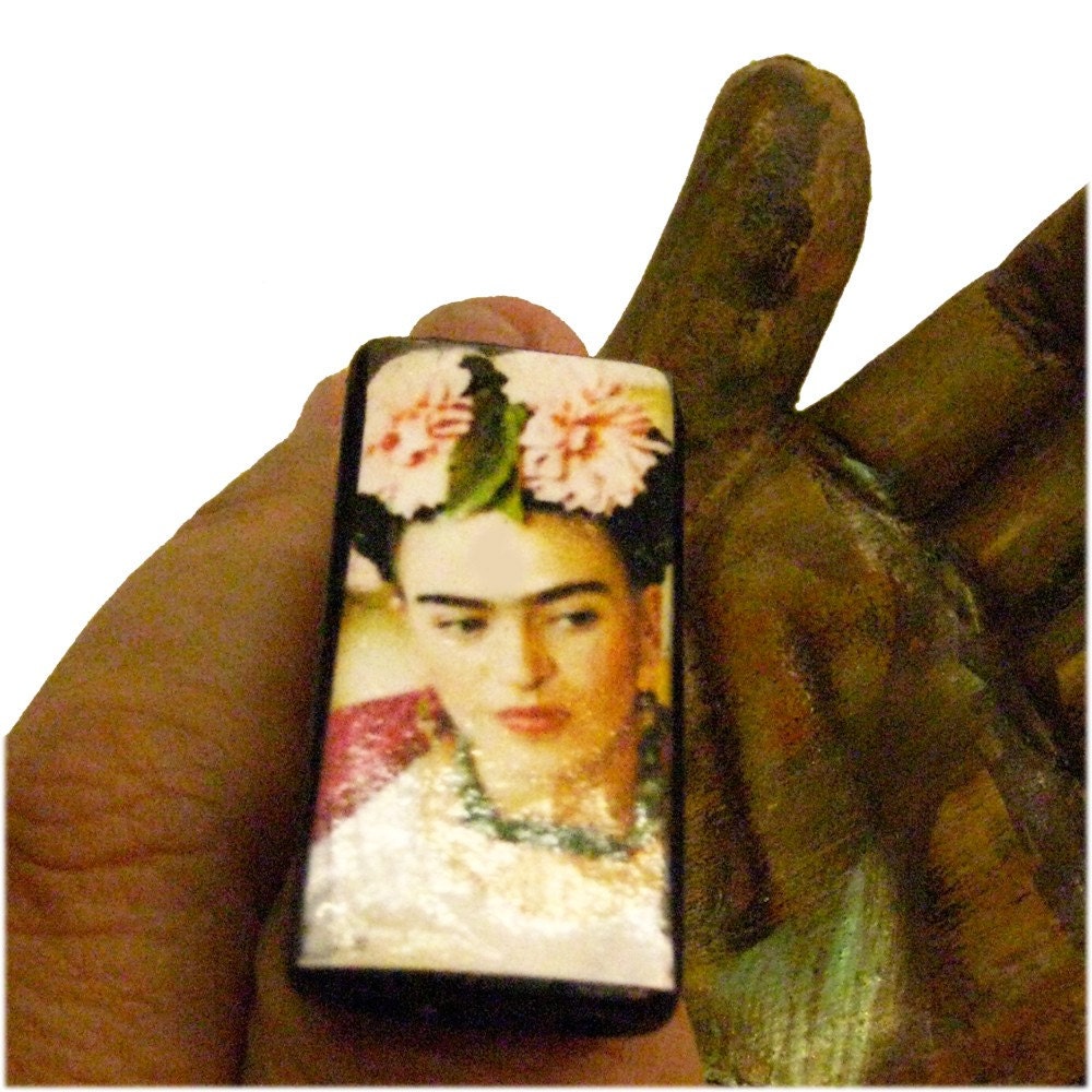 Frida Kahlo with Flowers - Ring