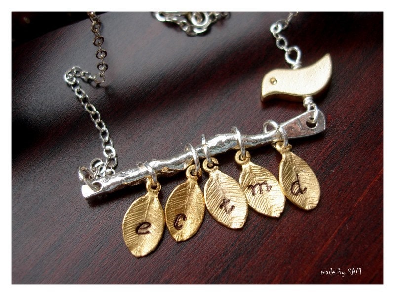 6 LEAVES ,Personalized bird family  mommy ,grandma , husband wife, Mothers ,grandmothers necklace -bird on branch