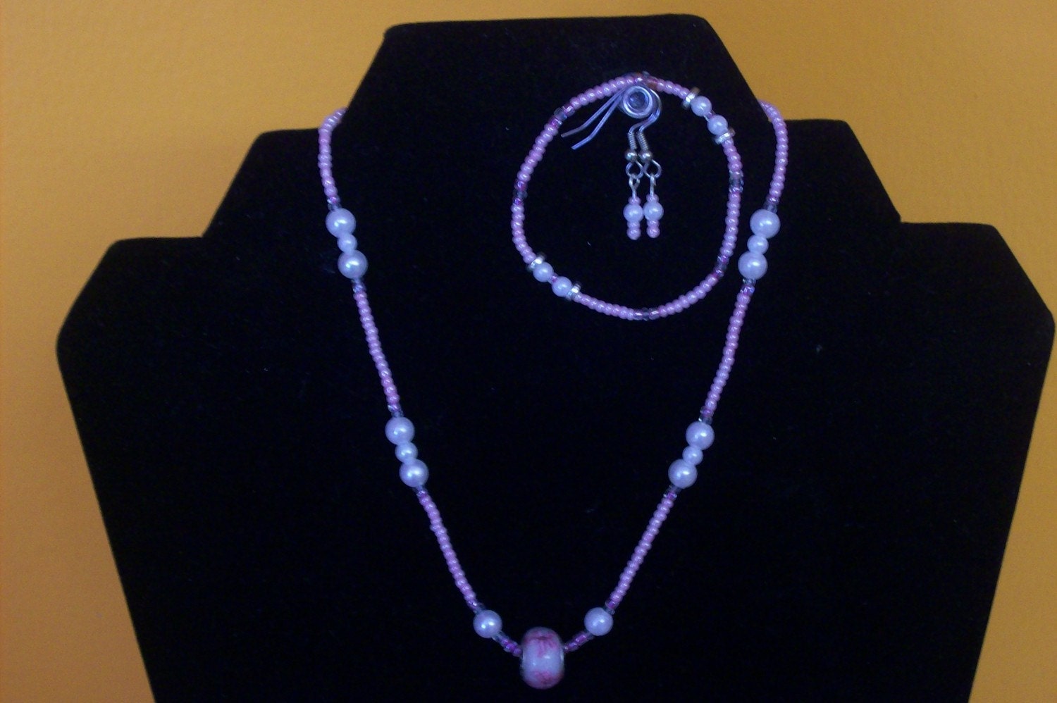 lovely pink beaded fashion jewelry set.... fashionable