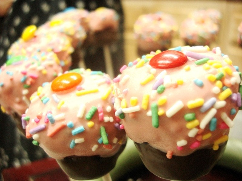 Pink Cupcake Pops - 1 Dozen - Local Pick Up Only