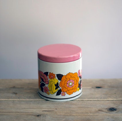 Retro canister pink/flowers