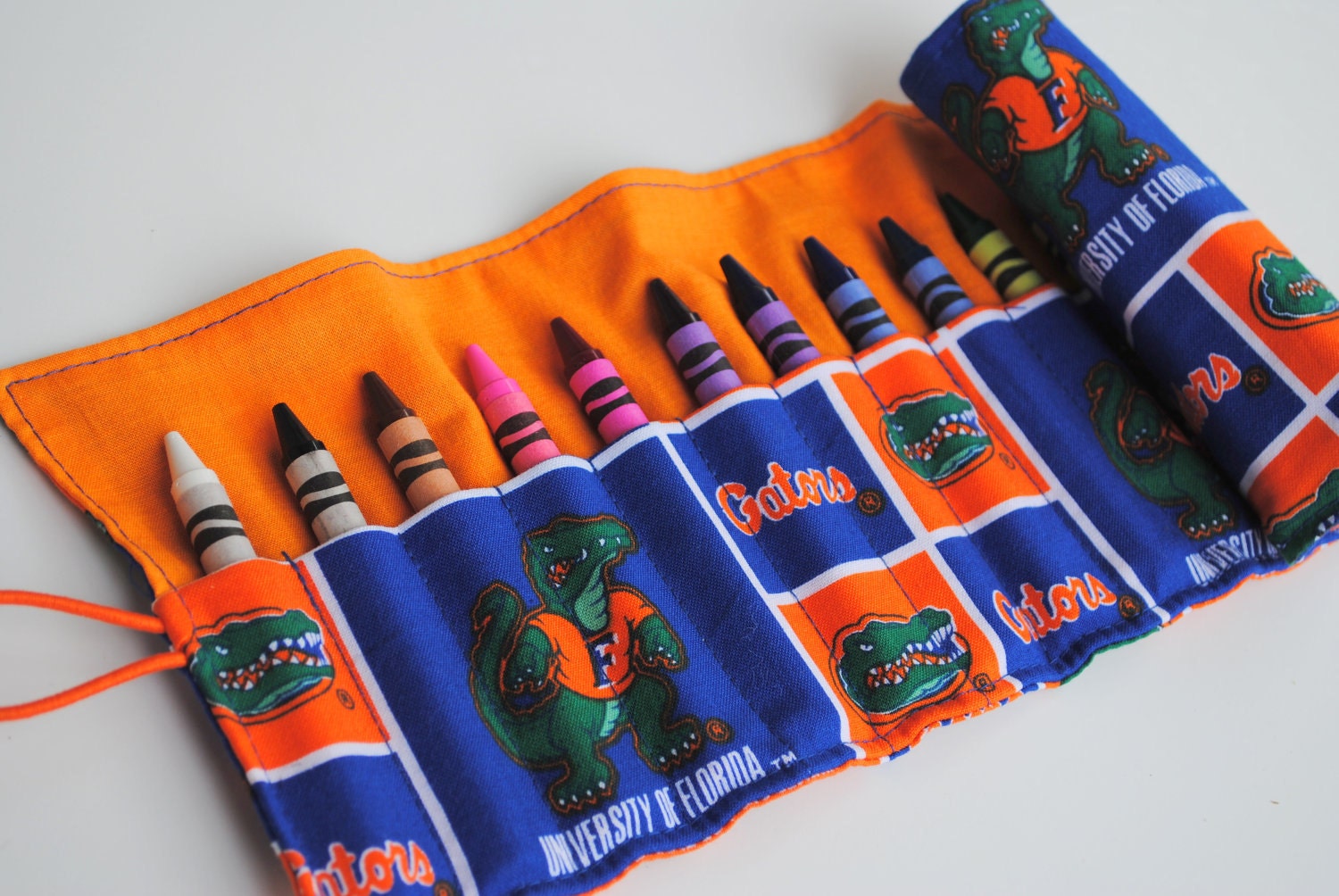 Crayon Keeper Roll Florida Gators holds 18 crayons 8 Crayola crayons included