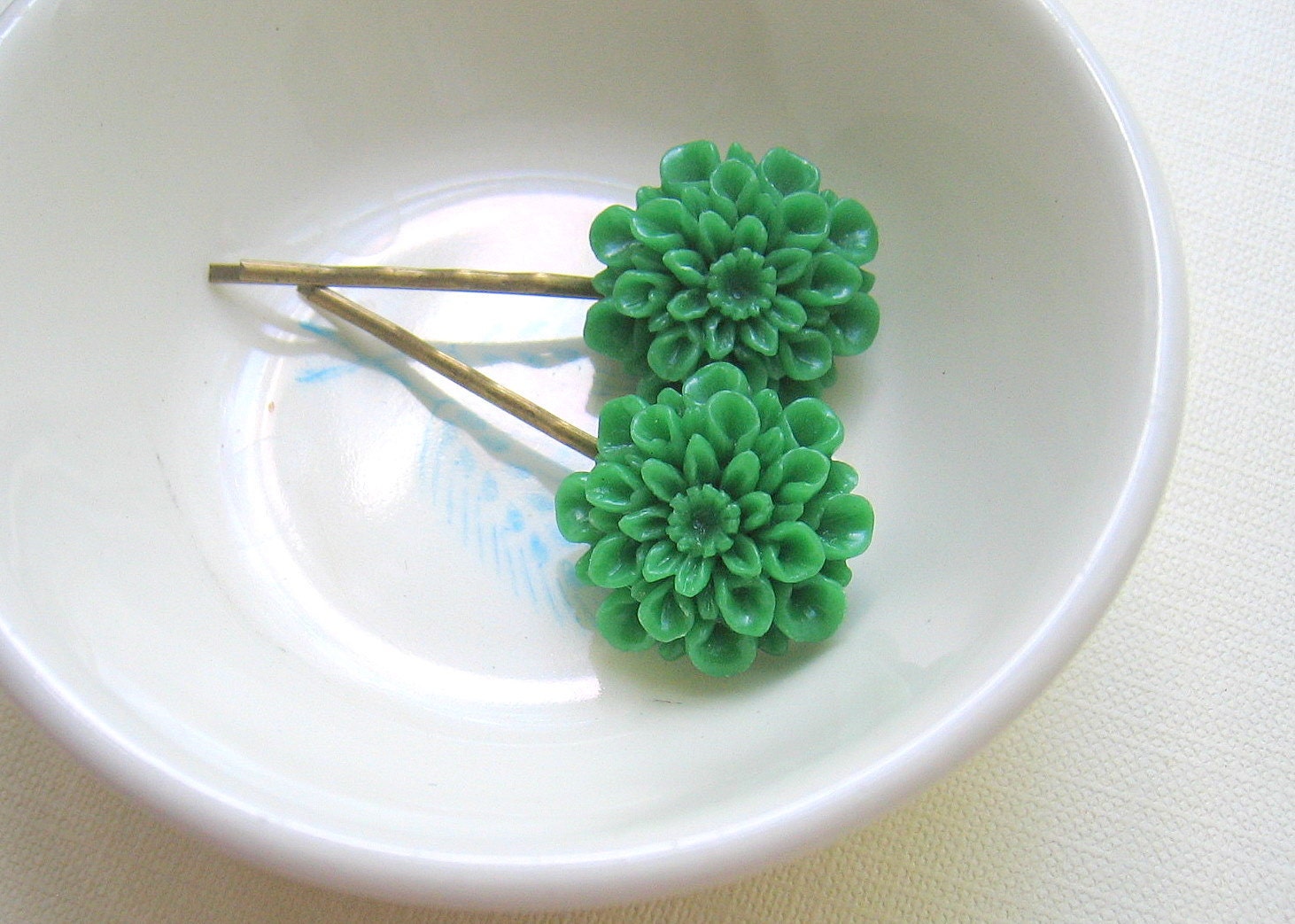 Pretty Mums Bobby Pins in Shamrock Green