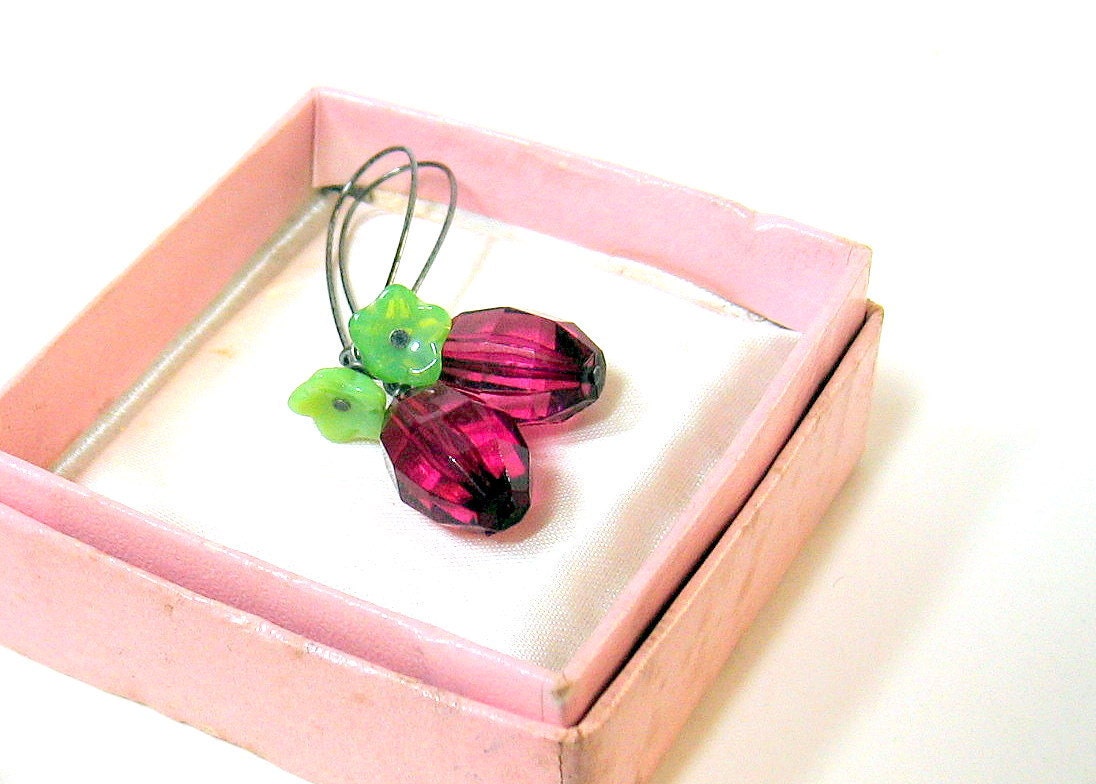 Raspberry Jubilee Dangling Earrings