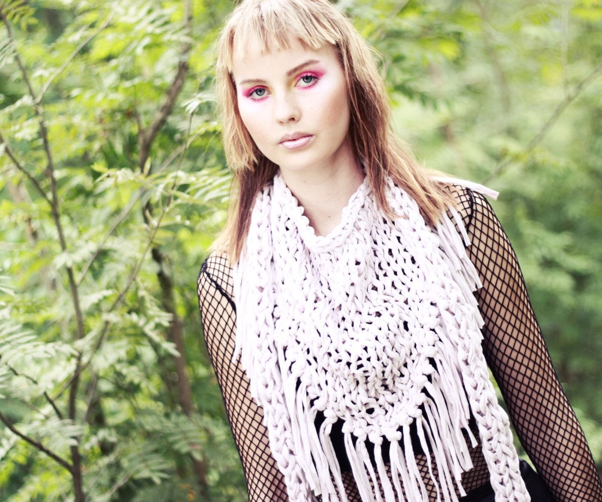 Chunky cotton triangle fringe scarf - Pale pink