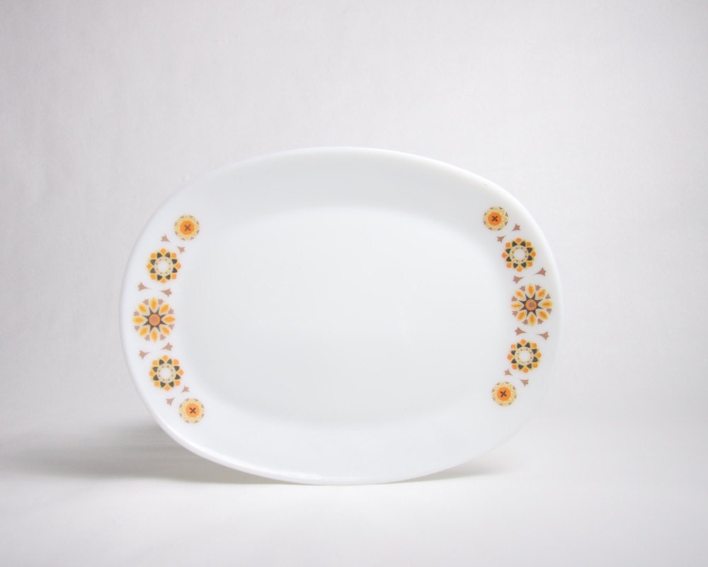 Vintage Pyrex Steak Plate Geometric RARE