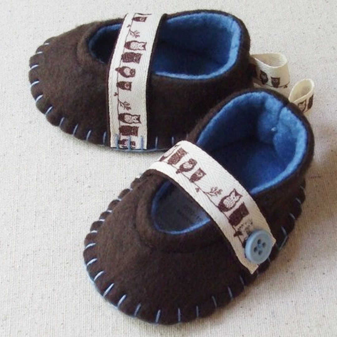 PDF PATTERN for baby slippers- felt mary jane infant shoes by humbleBea