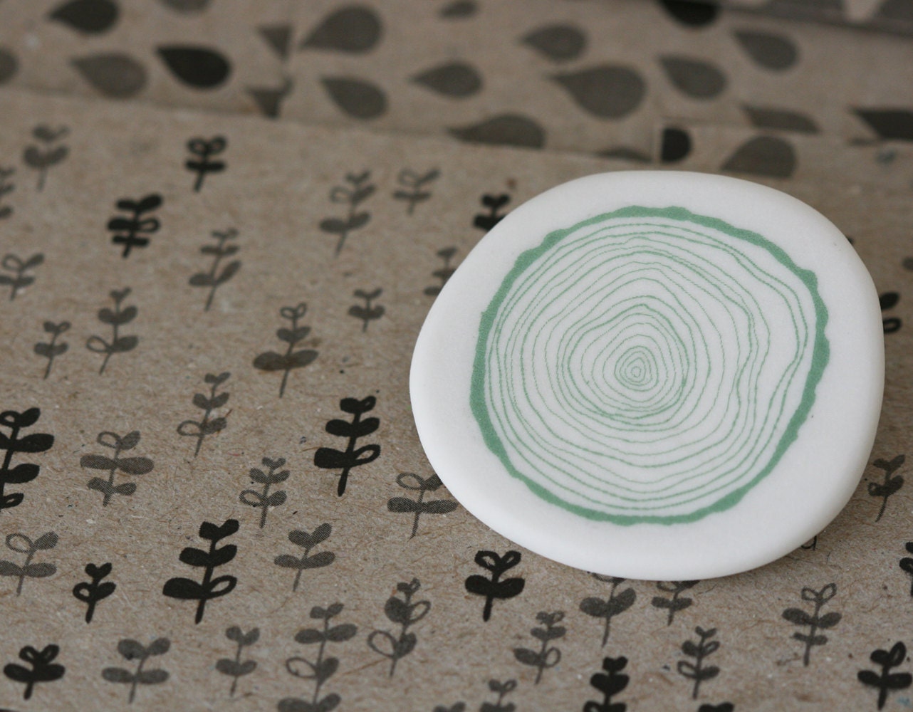 Tree years - green - Porcelain Brooch